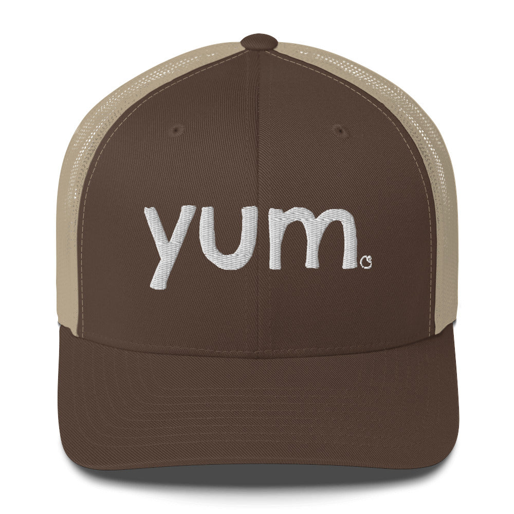 Unveil your hipster side and embrace with YUM the stylish Trucker Cap. Color: Brown and Khaki