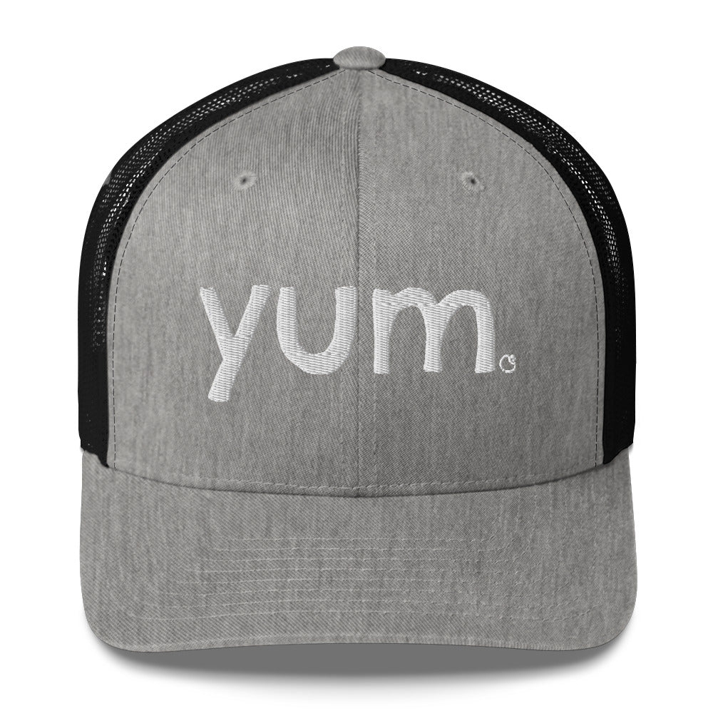 Unveil your hipster side and embrace with YUM the stylish Trucker Cap. Color: Heather and Black 