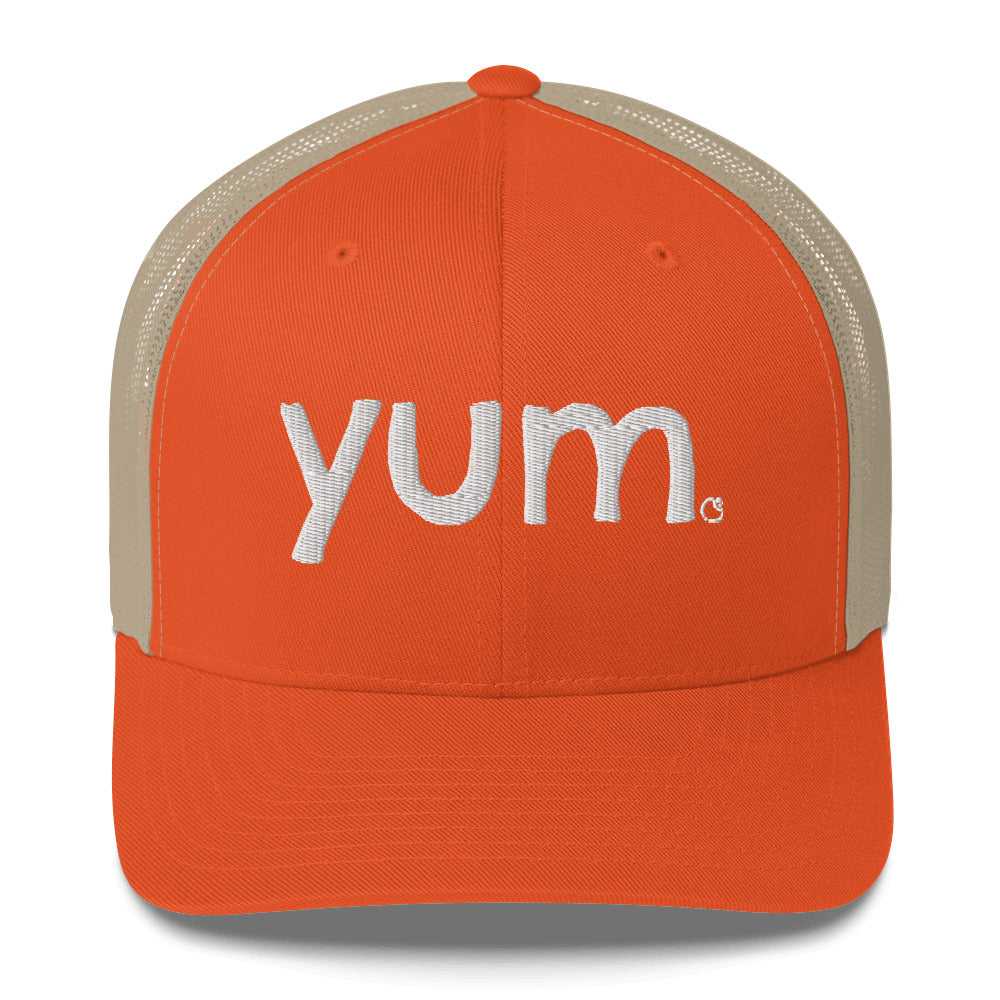 Unveil your hipster side and embrace with YUM the stylish Trucker Cap. Color: Orange and Khaki